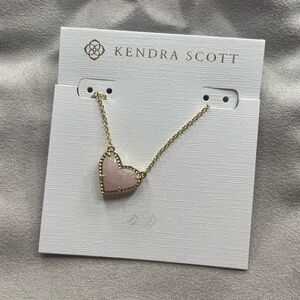 Kendra Scott rose quartz gold Ari heart pendant necklace